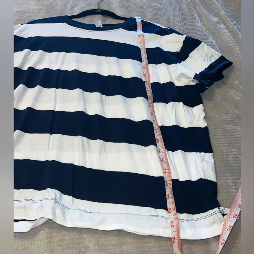 Women's Old Navy tee xlarge